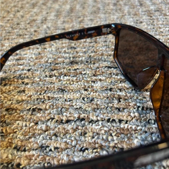 509 Tortoise Shell Sunglasses - Picture 3 of 3